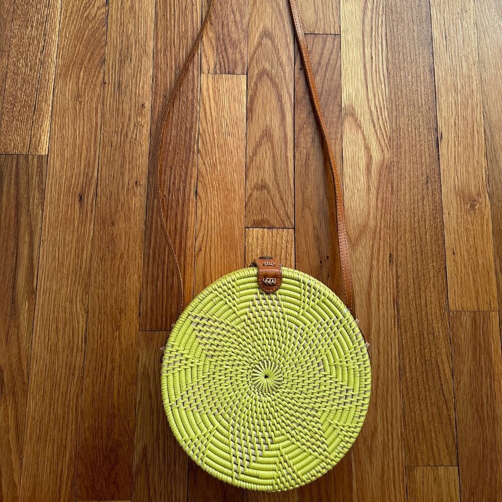 Street Level Circular Straw Crossbody Bag